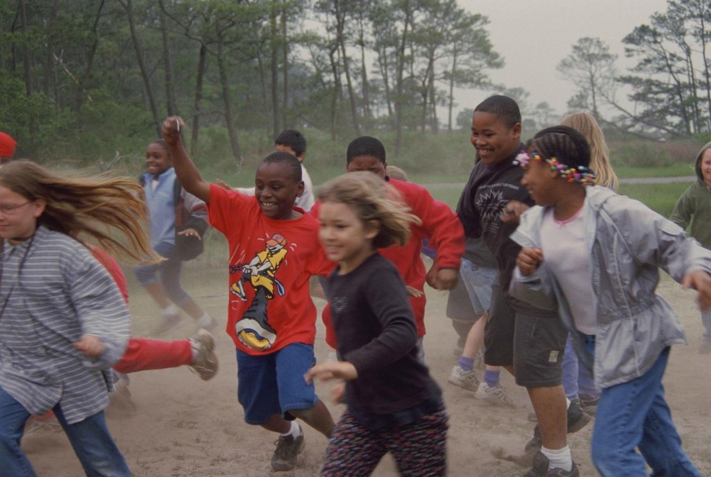 happy_group_children_playing